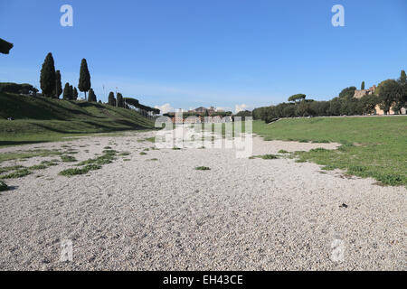 Italien. Rom. Circus Maximus. Antike römische Streitwagen-Rennen-Stadion. Ansicht. Die Ruinen. Stockfoto