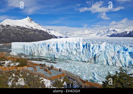 Argentinien, Patagonien, Santa Cruz, El Calafate, Perito-Moreno-Gletscher und seracs Stockfoto