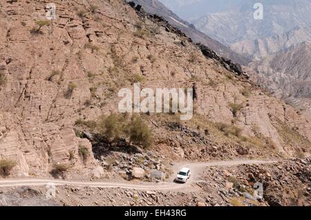 Oman, Al Batinah Provinz, eine Bergstraße in einer abgelegenen Gegend Stockfoto