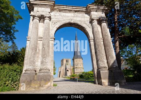 Frankreich, Nord, Bergues, Turm Pointue und Caree Turm aus dem 12 Jahrhundert Überbleibsel der Abtei von Saint-Winoc zerstört im Jahre 1789 Stockfoto