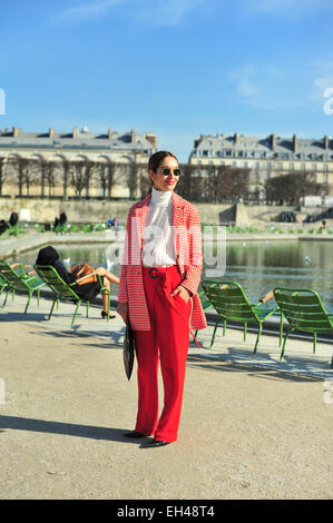 Blogger Tiany Kiriloff Ankunft bei der Carven Herbst 2015-Modenschau in Paris - 5. März 2015 - Foto: Start-und Landebahn Manhattan/Celine Gaille Mindesthonorar 50,-EUR / Minimum Gebühr 50,-EUR/Picture Alliance Stockfoto