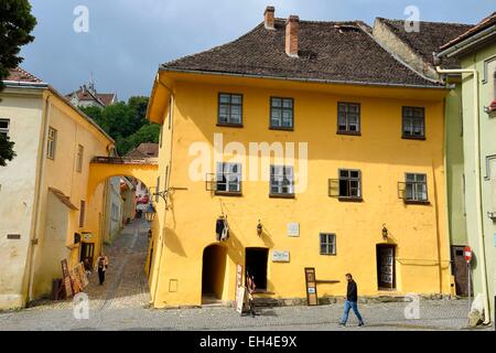 Rumänien, Transsilvanien, Sighisoara, eines der sieben sächsischen befestigte Städte in Siebenbürgen, aufgeführt als Weltkulturerbe der UNESCO, Vlad III, Prinz der Walachei (1431-1476), besser bekannt als Vlad der Pfähler oder einfach als Dracula lebte in diesem Haus Stockfoto