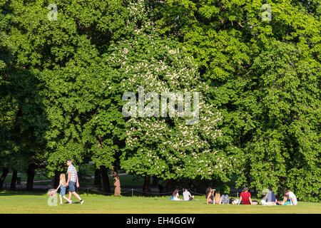 Norwegen, Oslo, Slottsbakken, Königspalast in Oslo (1848), entworfen von dem Architekten Hans Linstow ist die offizielle Residenz der königlichen Familie, zum öffentlichen Park geöffnet Stockfoto