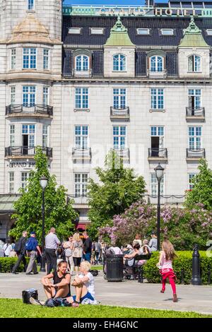 Norwegen, Oslo, Karl Johan Straße, Grand Hotel (1874) besuchte des Dramatikers Henrik Ibsen (1828-1906) sowie viele Künstler im späten 19. Jahrhundert und den jährlichen Friedensnobelpreis Stockfoto