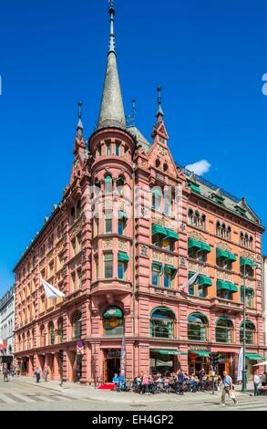 Norwegen, Oslo, Karl Johans Gate, befindet sich das Hard Rock Cafe in einem Gebäude 1897 Stockfoto