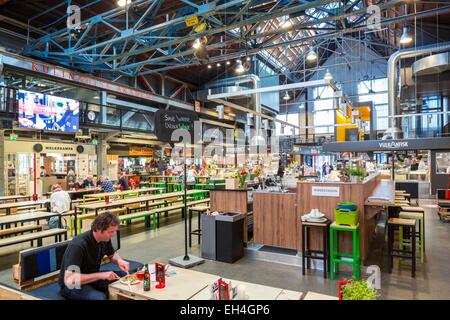 Norwegen, Oslo, Vulkan Bezirk, Mathallen Food Hall, Gourmet-Lebensmittel-Markt im Jahr 2012 eröffnet Stockfoto