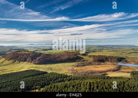Frankreich, Puy de Dome, Compains, Parc Naturel Regional des Vulkane d ' Auvergne (natürlichen regionalen Park der Vulkane d ' Auvergne), Cezallier, Wald (Luftbild) Stockfoto
