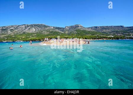 Kroatien, Insel Brac, Strand Goldene Horn bei Sonnenanbetern beliebt im Sommer Stockfoto