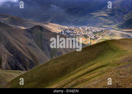 Aserbaidschan, großen Kaukasus, Xinaliq, das Dorf Xinaliq (2350m) in den Bergen Stockfoto