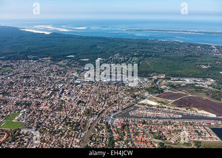 Frankreich, Gironde, La Teste de Buch, die Stadt, das Cap Ferrat und le Pilat Dune (Luftbild) Stockfoto