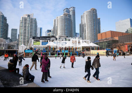 Winter Eisbahn am Harbourfront; Toronto, Ontario; Kanada Stockfoto