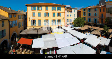 Frankreich, Alpes Maritimes, Valbonne, provenzalischen Markt, im Sommer befindet sich auf dem Hauptplatz des Dorfes Stockfoto