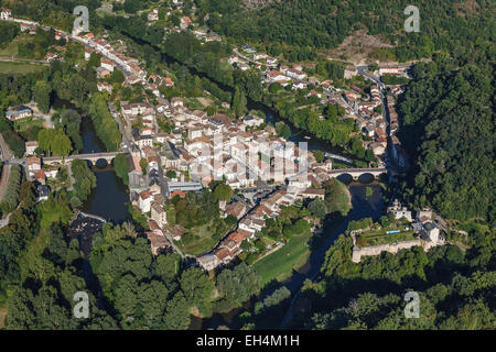 Frankreich, Tarn et Garonne, Laguepie, das Dorf und die Burg an der Mündung des Aveyron und Viaurs Flüsse (Luftbild) Stockfoto