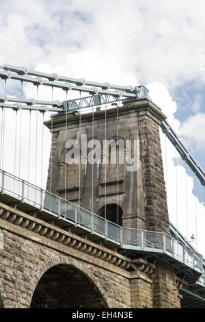 Telfords 1826 Hängebrücke über die Menai Straits. Zwischen Gwynedd und Anglesey Vereinigtes Wales, Königreich. Stockfoto