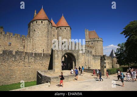 Frankreich, Aude, Carcassonne, vor der Tür von Narbonne, Touristen auf Besuch in der Stadt Carcassonne als Weltkulturerbe der UNESCO gelistet Stockfoto