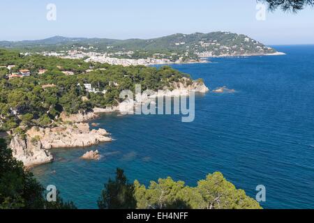 Spanien, Katalonien, Provinz Girona, Costa Brava, Calella de Palafrugell, der Küste gesehen von den Botanischen Garten von Cap Roig Stockfoto