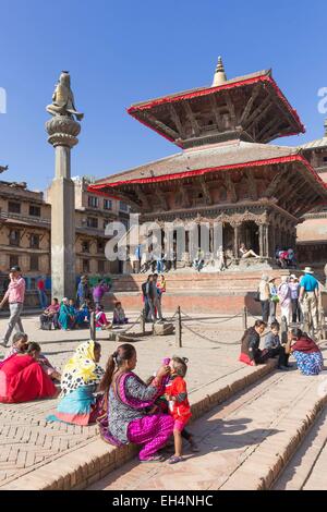 Nepal, Kathmandu-Tal, Patan, Durbar Square, Weltkulturerbe der UNESCO, Vishwanath Tempel und Spalte, die Unterstützung der Vogelmann Garuda Stockfoto