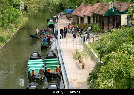 Somme, Amiens, Frankreich, die Hortillonnages, schwimmenden Gärten, Horn Boote Tour, Bootsanlegestelle Stockfoto