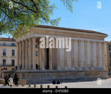 Frankreich, Gard, Nimes, Maison Carrée, früher der Kaiser Kult gewidmet dieser römischen Tempels empfängt Ausstellungen heute Stockfoto