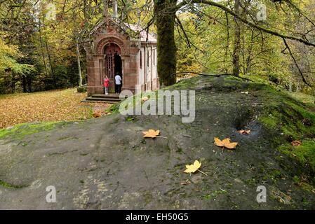 Frankreich, Vogesen, Donon Berge, Vexaincourt, Lac De La Maix, Kapelle, rock Banc De La Vierge, Legende Stockfoto