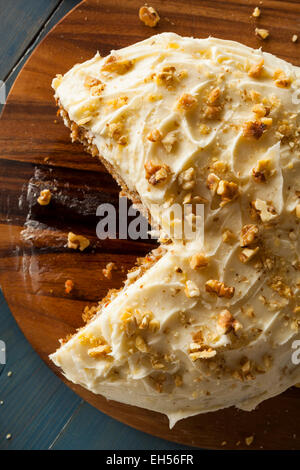 Gesunde hausgemachte Karotte Kuchen bereit für Ostern Stockfoto