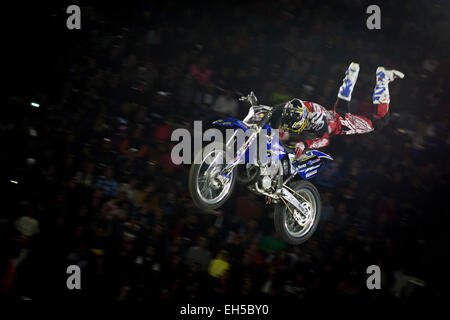 Mexico City, Mexiko. 6. März 2015. Pilot Clinton mehr konkurriert, während die Red Bull X-Fighter-Serie in der "Plaza de Toros Mexico" in Mexiko-Stadt, Hauptstadt von Mexiko, am 6. März 2015. Bildnachweis: Pedro Mera/Xinhua/Alamy Live-Nachrichten Stockfoto