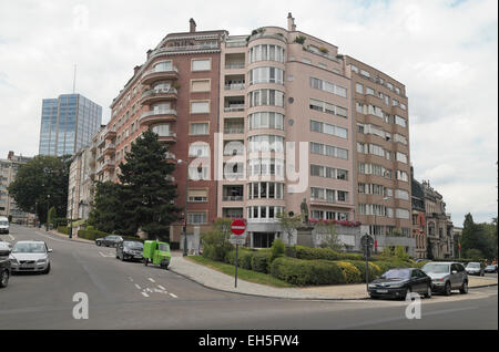 Typische Wohnblock auf Avenue du Général de Gaulle in zentrale Brüssel, Belgien. Stockfoto