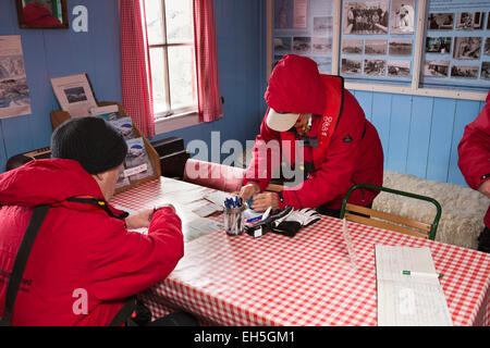 Antarktis, Port Lockroy British Museum, Basis Touristen Postkarten zu schreiben, in die südlichste Royal Mail-Postoffice post Stockfoto