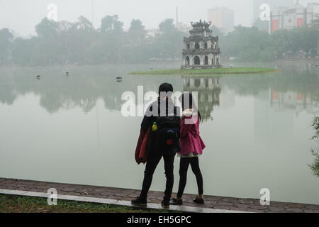 Wandern rund um den See und Thap Rua, Tortoise Tower, Hoan-Kiem-See, Hanoi, Nordvietnam, Vietnam, Südostasien, Asien Stockfoto