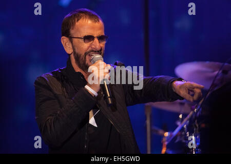 Bogota, Kolumbien. 6. März 2015. Musiker und ehemaliges Mitglied der britischen Band "The Beatles", Ringo Starr, führt während einer Show mit seiner All Starr-Band, in der Stadt Bogota, Kolumbien, am 6. März 2015. © Jhon Paz/Xinhua/Alamy Live-Nachrichten Stockfoto