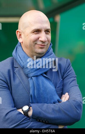 Budapest, Ungarn. 7. März 2015. Headcoach von Gyor, Vasile Miriuta während Ferencvaros vs. Gyori ETO OTP Bank Liga Fußball Spiel in Groupama Arena. Bildnachweis: Laszlo Szirtesi/Alamy Live-Nachrichten Stockfoto