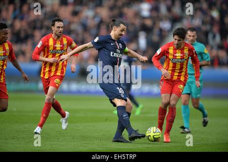 Paris, Frankreich. 7. März 2015. Französischen Liga 1 Fußball. Paris Saint-Germain im Vergleich zu FC Objektiv. Zlatan Ibrahimovic (Psg) bekommt seine Chance aufs Tor Credit: Action Plus Sport/Alamy Live News Stockfoto