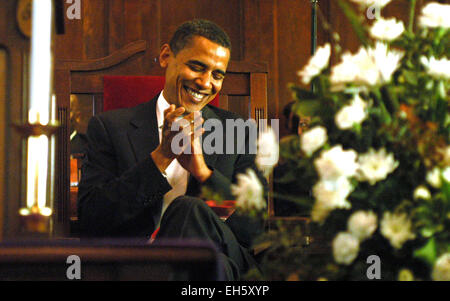 4. März 2007 - Selma, Alabama, US - Präsidentschaftskandidat Senator aus Illinois Barack Obama während eines Gottesdienstes an der historischen Brown Kapelle African Methodist Episcopal Church Sonntagmorgen vor dem Marsch zum Gedenken an den "Bloody Sunday" Stimmrechte März 1965. (Kredit-Bild: © Dana Mixer/ZUMA Press) Stockfoto