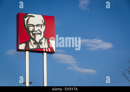 Colonel Sanders Schild ein KFC Kentucky Fried Chicken Stockfoto