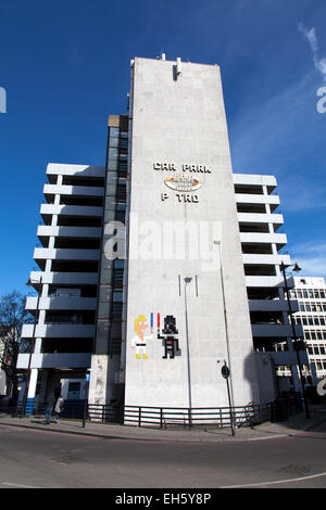 Star Wars Streetart vom französischen Künstler Space Invader auf der Great Eastern Street Parkplatz Curtain Road, London, UK. Stockfoto