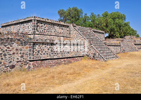 Pyramiden entlang der Avenue of the Dead, Teotihuacan, Mexiko Stockfoto