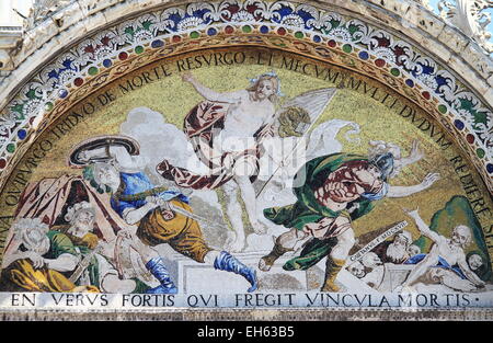 Mosaik in St. Mark Basilica Darstellung der Himmelfahrt Christi. Venedig, Italien Stockfoto