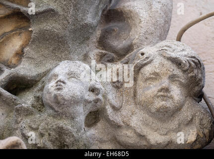Engel, Statue auf der Fassade des Hauses in Graz, Steiermark, Österreich am 10. Januar 2015. Stockfoto