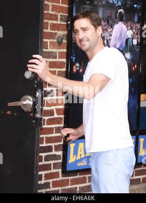 Promis kommen in der Ed Sullivan Theater für "The Late Show with David Letterman" Featuring: Luke Wilson Where: New York City, New York, USA bei: 02 Sep 2014 Stockfoto