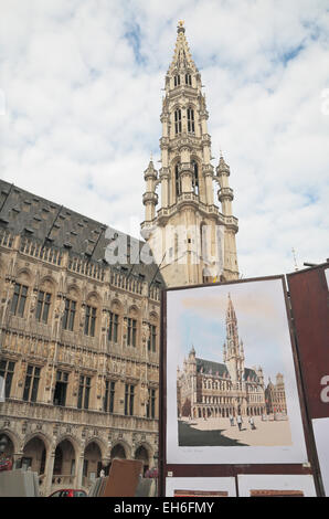 Aquarell des Hôtel de Ville de Bruxelles unterhalb der Turmspitze des Hotel de Ville, Grand Place, Brüssel, Belgien. Stockfoto