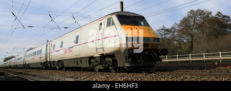 82217 Ostküste Züge Betriebsgesellschaft, Klasse 82 elektrischer Hochgeschwindigkeitszug, East Coast Main Line Railway, Peterborough Stockfoto