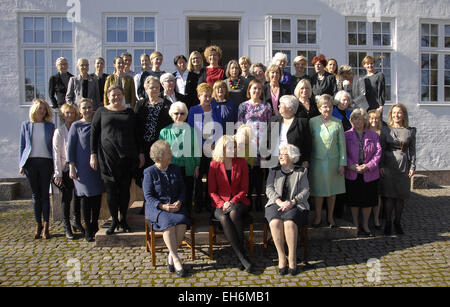 Kopenhagen, Dänemark. 8. März 2015. Ms.Helle Thornin-Schmidt Dänemarks Ministerpräsident feiert 100 Jahre Frauen richtige Wahltag durch die Veranstaltung von Mittagessen für 42 MinisterInnen aus verschiedenen Parteien und Regierungen. Bildnachweis: Francis Dean/Alamy Live-Nachrichten Stockfoto