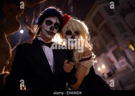 Tel Aviv, Israel. 7. März 2015. Menschen besuchen den sechsten jährlichen Zombie Walk entlang der Straße der zentrale Tel Aviv, Israel, am 7. März 2015. © JINI/Tomer Neuberg/Xinhua/Alamy Live-Nachrichten Stockfoto