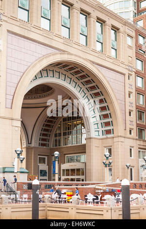 Bogen am Rowes Wharf Boston Harbor Hotel Atlantic Avenue, Boston, Massachusetts, USA Stockfoto