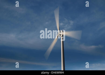 Drei Blatt Windkraftanlage in Süd-Wales Stockfoto