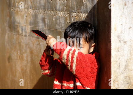Pindaya Kloster, schüchterner junge Stockfoto