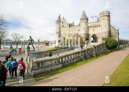 Antwerpen, Belgien - 7. März 2015: Het Steen ist eine mittelalterliche Festung in der Altstadt von Antwerpen. Es ist älteste Gebäude von Antwerpen ein Stockfoto