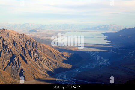 Luftaufnahme des Tasman Glacier River zum Lake Pukaki aus Hubschrauber Mount Cook Nationalpark New Zealand Stockfoto