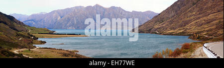 Berglandschaft der Lake Hawea in der Nähe von Queemstown in Neuseeland Panorama Stockfoto