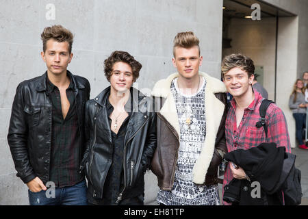 Die Vamps bei BBC Radio 1 Studios Featuring: The Vamps James McVay, Tristan Evans, Connor Ball, Brad Simpson wo: London, Vereinigtes Königreich bei: 04 Sep 2014 Stockfoto